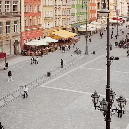 Moderion - Market Square West